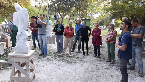 Gruppenbild mit Vogel