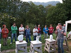 Expositie van voltooide werkstukken aan het eind van de cursus