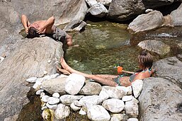 Refreshment and sun bathing at the Serra river