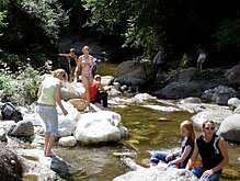 Nasses Vergnügen nach der Bergung der Steine